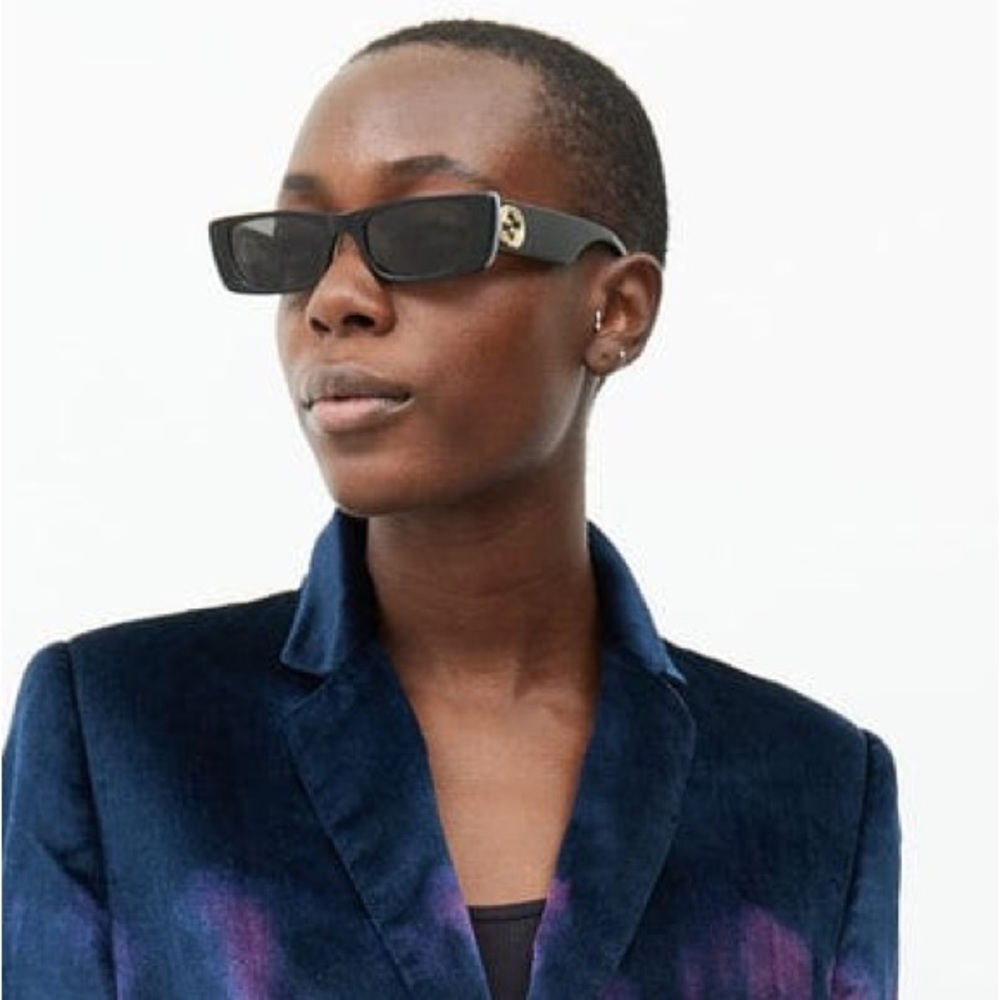 Authentic- New - Grey Gg0516 Rectangle black Sunglasses
